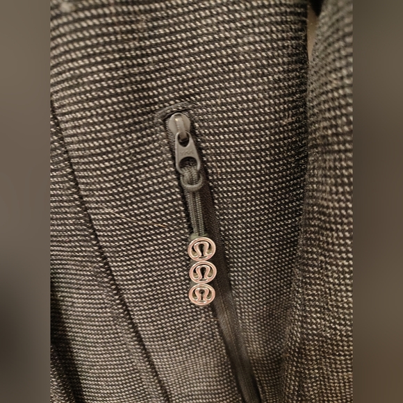 Lululemon Audrey Jacket size 6 - Picture 5 of 9